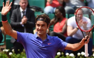 Roger Federer venció a Granollers y sigue en Roland Garros