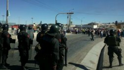 Arequipeños que se oponen a Tía María se concentran en puente