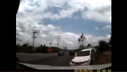YouTube: Espeluznante accidente de tránsito en Tailandia