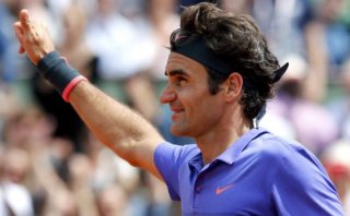 Federer venció a Dzumhur y avanzó a octavos de Roland Garros