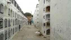 Cerrarán antiguo cementerio de Sullana por representar peligro