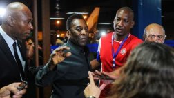 Cosmos de Nueva York llega a Cuba con Raúl y el Rey Pelé