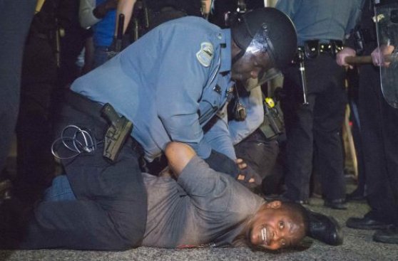 Policía de Missouri detuvo a más negros que blancos en el 2014