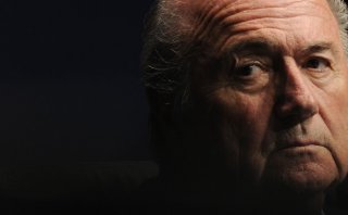 Joseph Blatter renunció a la FIFA y el FBI lo tiene en la mira