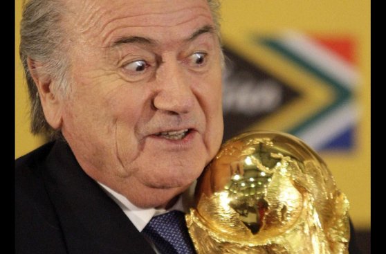 Blatter y algunas postales que dejó su mandato en la FIFA