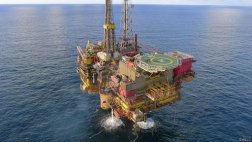 EE.UU. estudia revocar prohibición de exploración petrolera