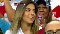 Alondra García Miró alentó a Paolo Guerrero desde la tribuna