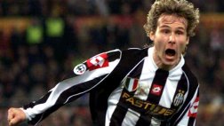 Revive el golazo de Pavel Nedved al Barcelona en Champions