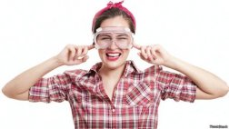 Por qué en California quieren que los actores porno usen gafas