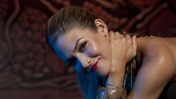 Anahí de Cárdenas pide a los jóvenes "no poblar más el mundo"