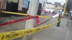 Rímac: mujer de 60 años herida al caerle un poste de telefonía