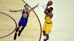 Warriors vencieron a los Cavaliers e igualaron 2-2 Finales NBA