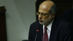 Daniel Abugattás anuncia su retiro de la política para el 2016
