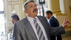 "No veo los viajes por el país como un beneficio adelantado"