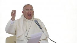 "Los que no refugian inmigrantes deberían pedir perdón a Dios"