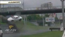 YouTube: Impactante accidente de un Porsche en Rusia