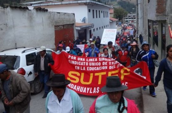 Apurímac: profesores bloquearon vías en Abancay y Andahuaylas