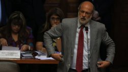 Gratificaciones: 5 oficialistas votaron contra el Ejecutivo