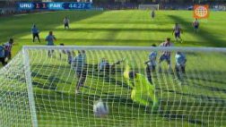 Uruguay vs. Paraguay: Lucas Barrios marcó el 1-1 de cabeza