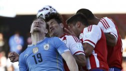 Uruguay empató 1-1 con Paraguay y ambos pasaron a cuartos
