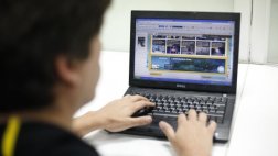 Medios dependen menos de la publicidad y abrazan la suscripción