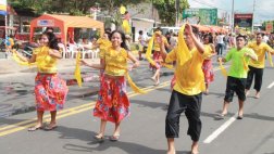 Comunidades indígenas muestran su arte en calles de Iquitos