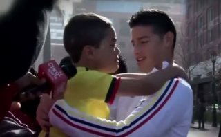 James Rodríguez: gesto conmovedor con niño colombiano (VIDEO)