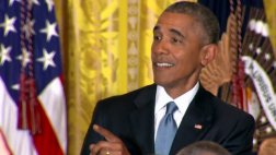 Obama responde con humor al abucheo de una transexual
