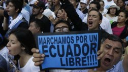 "Ecuador no es Venezuela", gritan miles de opositores a Correa