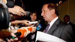 Carlos Bilardo justificó acción de Gonzalo Jara contra Cavani