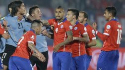 Federaciones de Chile y Uruguay enfrentadas por Cavani y Jara