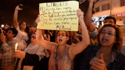 "Llevar vestido no es delito", claman las mujeres en Marruecos