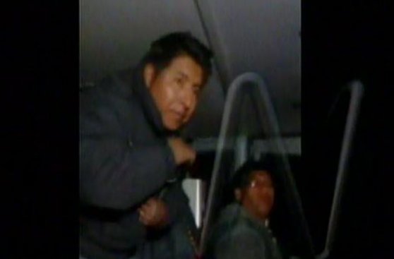 Chofer de bus manejaba ebrio pero pasajeros le quitaron llaves