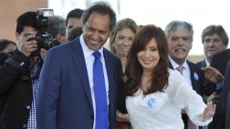 Kirchnerista Daniel Scioli lidera encuesta presidencial