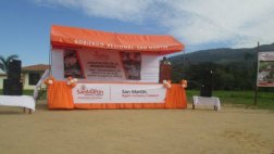 San Martín pinta locales públicos con naranja de Fuerza Popular