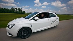 Suecia: ¿Por qué los Seat Ibiza son convertidos en triciclos?