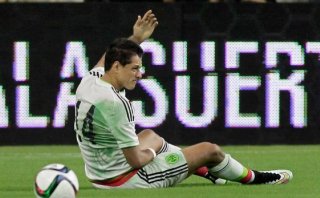 'Chicharito' Hernández se lesionó y se perdería la Copa de Oro