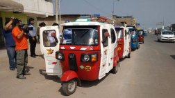 VES: mototaxis con lunas polarizadas son llevadas al depósito