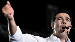 Tsipras pide votar "No" en referéndum para vivir con dignidad