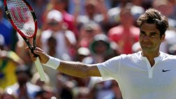 Roger Federer cedió un set pero avanzó a octavos de Wimbledon