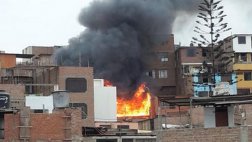 Chorrillos: incendio consume casa de madera en azotea