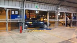 Metropolitano: Taxi terminó empotrado en la estación Matellini