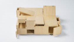 Ahorra espacio en casa con una mesa de compartimentos secretos