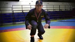 El policía peruano que ha recibido más medallas en un mundial