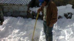 Nieve alcanza un metro de altura en centro poblado de Ayacucho