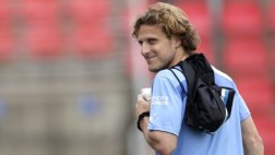 Forlán firma contrato para vestir casaca de Peñarol de Uruguay