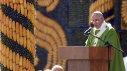 El Papa celebra la última misa masiva de su gira sudamericana