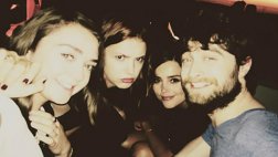 Maisie Williams y Daniel Radcliffe unidos en un 'selfie'
