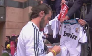 Bale y el Happy Birthday que le cantaron hinchas de Real Madrid