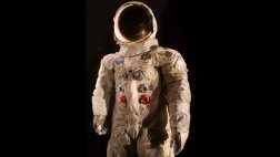 Buscan juntar US$500.000 para restaurar el traje de Armstrong